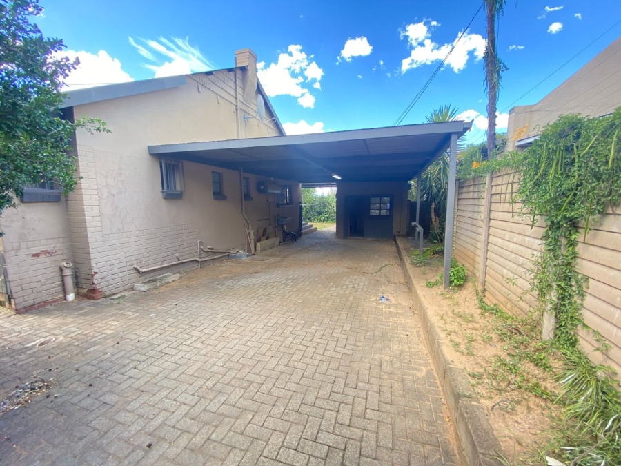 5 Bedroom Property for Sale in Willows Free State